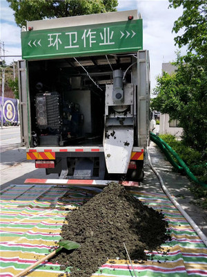 化糞池清理車與化糞池清掏車 雙重任務中的環(huán)保與效率',